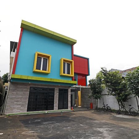 Reddoorz Plus Near Halim Perdanakusuma 2 Jakarta Eksteriør billede