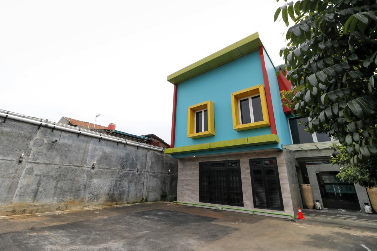 Reddoorz Plus Near Halim Perdanakusuma 2 Jakarta Eksteriør billede